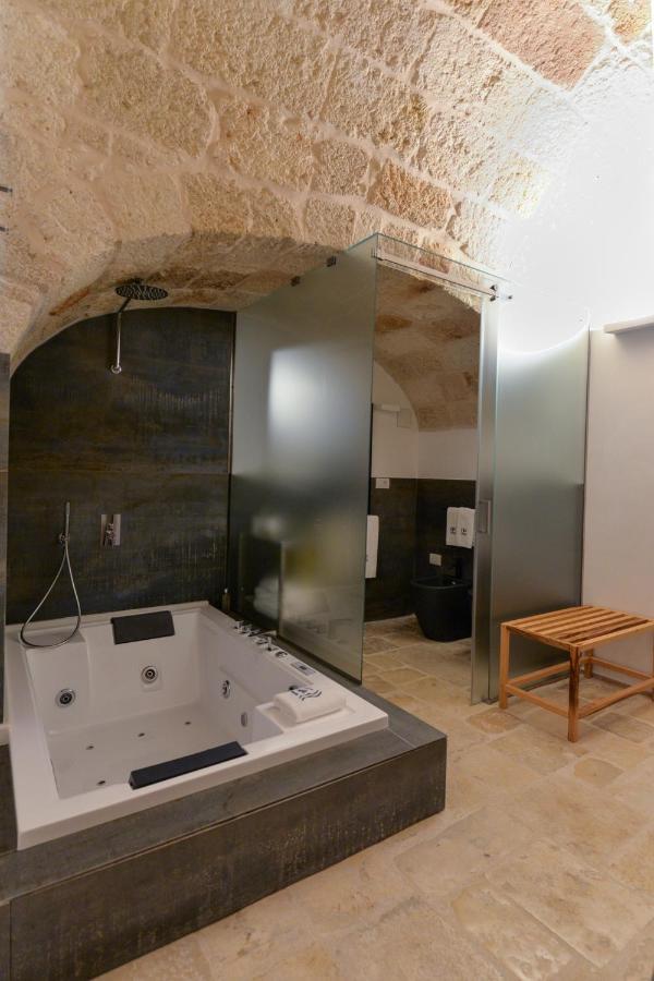 B-Welcome Rooms Of Charme E Relax Polignano a Mare Buitenkant foto