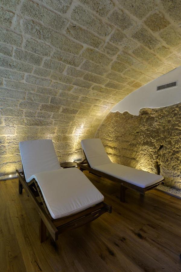 B-Welcome Rooms Of Charme E Relax Polignano a Mare Buitenkant foto