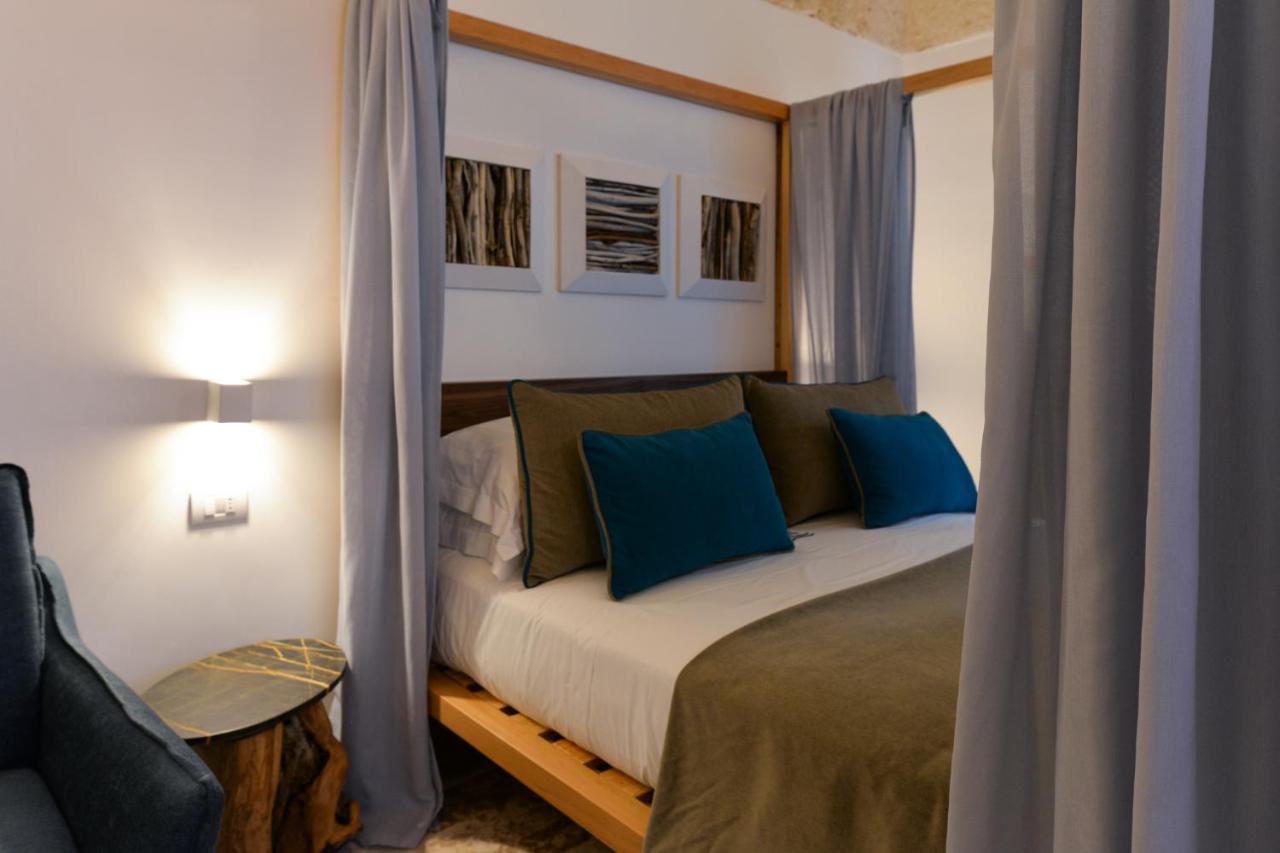 B-Welcome Rooms Of Charme E Relax Polignano a Mare Buitenkant foto