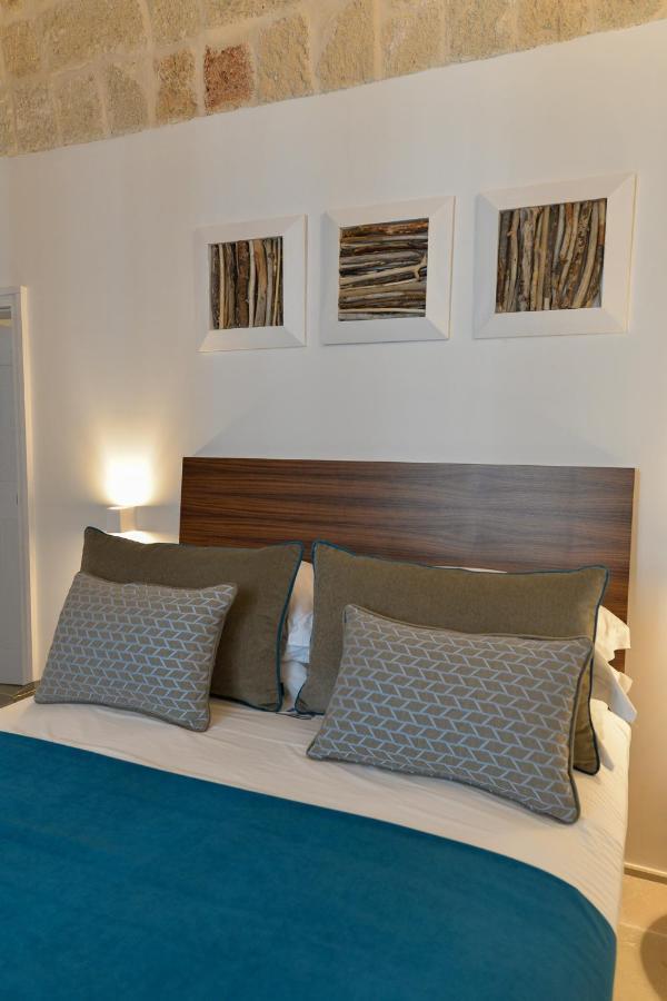B-Welcome Rooms Of Charme E Relax Polignano a Mare Buitenkant foto