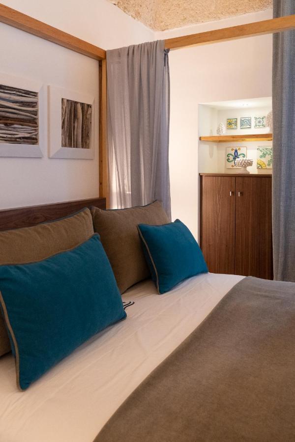 B-Welcome Rooms Of Charme E Relax Polignano a Mare Buitenkant foto