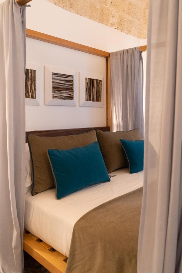 B-Welcome Rooms Of Charme E Relax Polignano a Mare Buitenkant foto